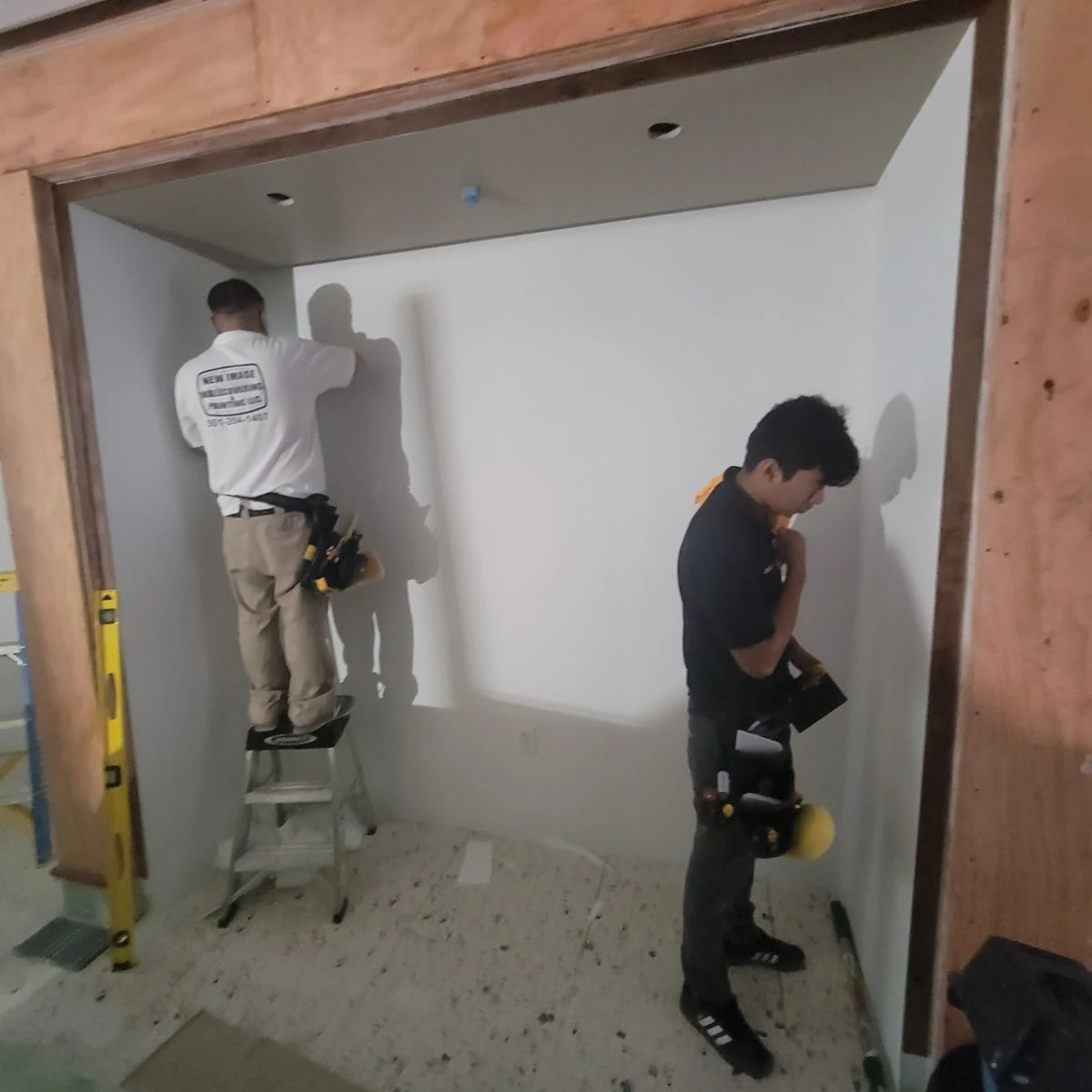 Residential wallcovering expert